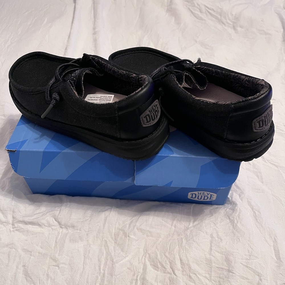Hey Dude Black Wally Youth Basic
